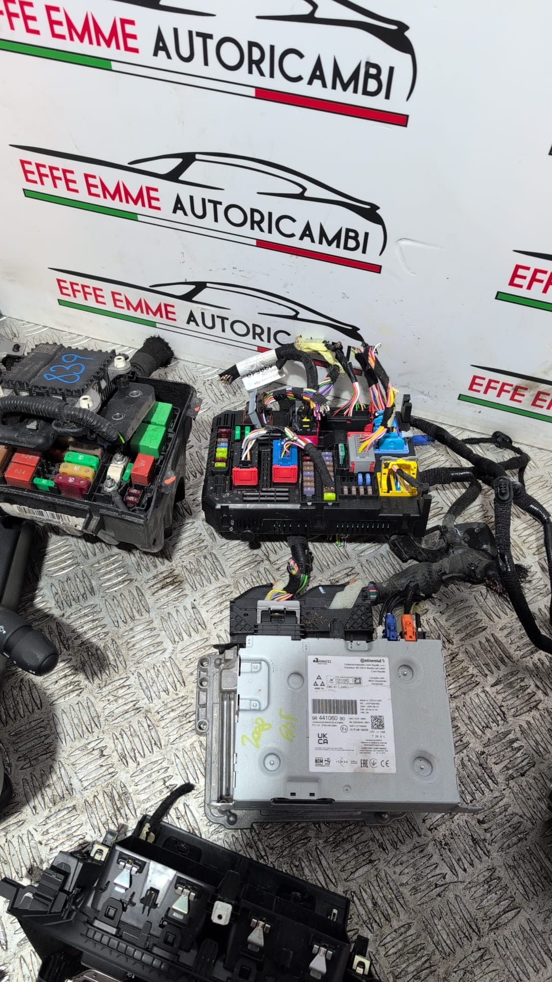 KIT CENTRALINE PEUGEOT 2008 SIGLA MOTORE YH01 CHIAVE KEILLESS FUSIBILIERA CANNE STERZO CONSOLLE CENTRALE CENTRALINA MOTORE BODY COMPUTER
