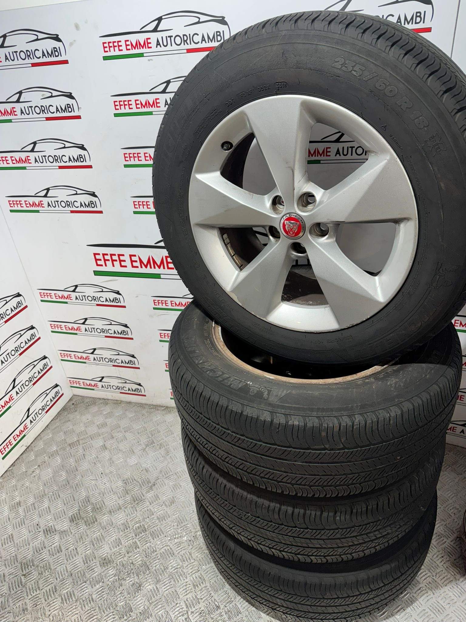 CERCHI E GOMME JAGUAR E-PACE EPACE 235 60 18 gomme al 20%