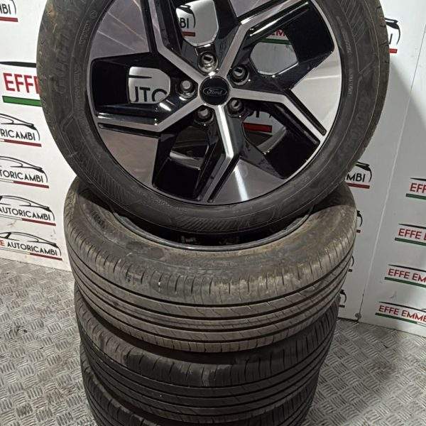 CERCHI IN LEGA FORD PUMA 215 55 17 GOODYEAR DOT 31/25 PARI AL NUOVO CERCHIO DIAMANTATO ET 47,5 7jx17 originale FORD