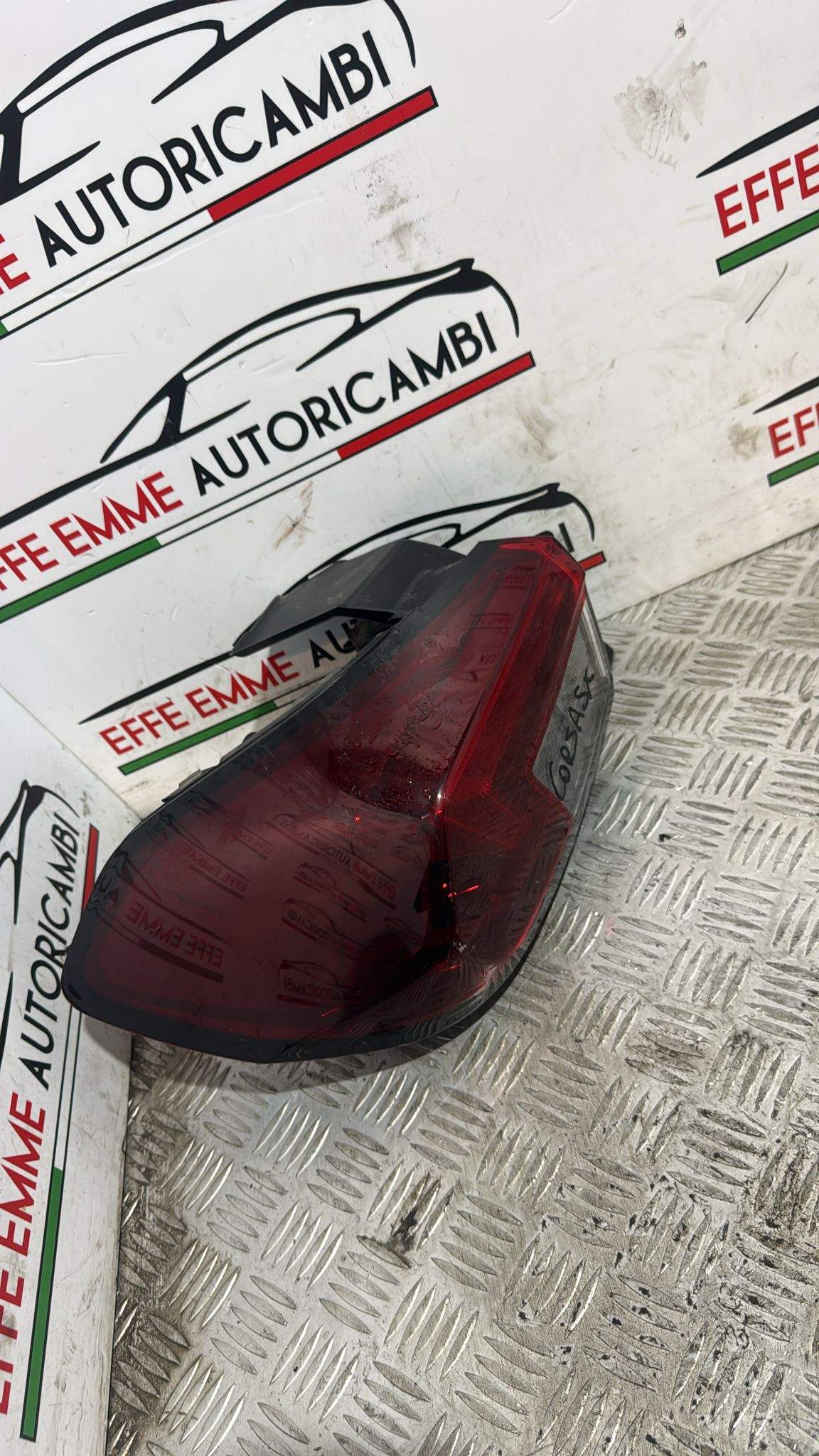 STOP ESTERNO SINISTRO SX OPEL CORSA F