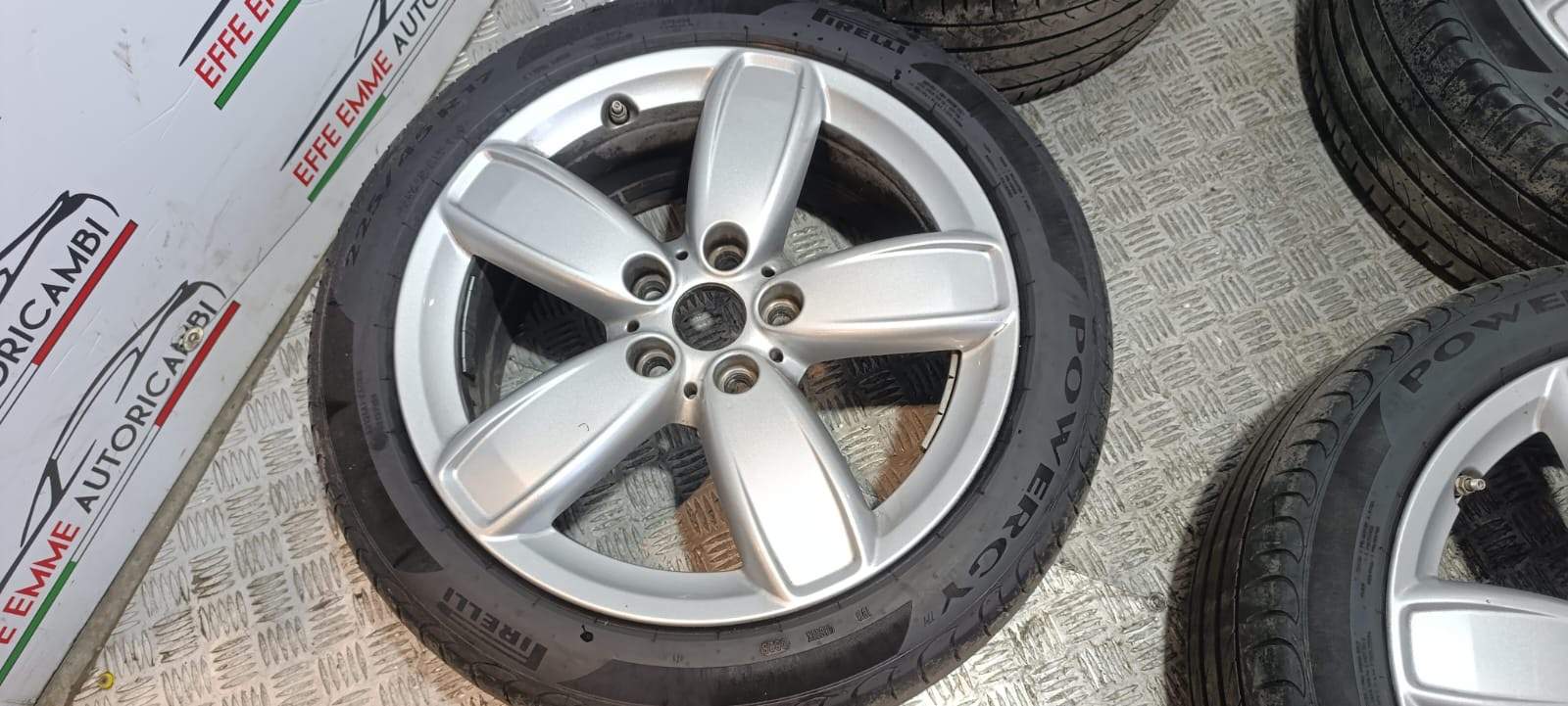 CERCHI E GOMME MINI COOPER SERIE F 225 45 17 DOT 02/25 GOMME AL 50%