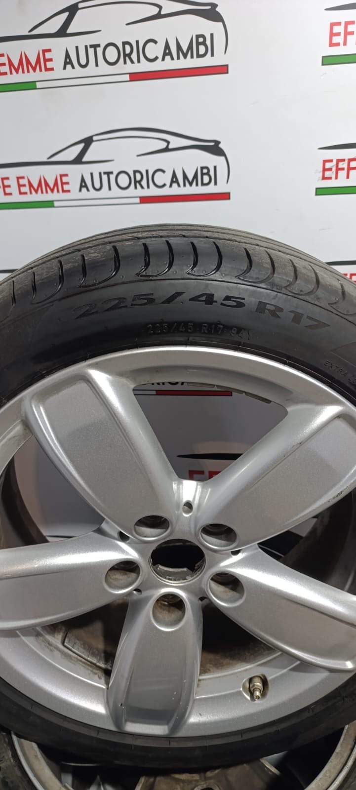 CERCHI E GOMME MINI COOPER SERIE F 225 45 17 DOT 02/25 GOMME AL 50%