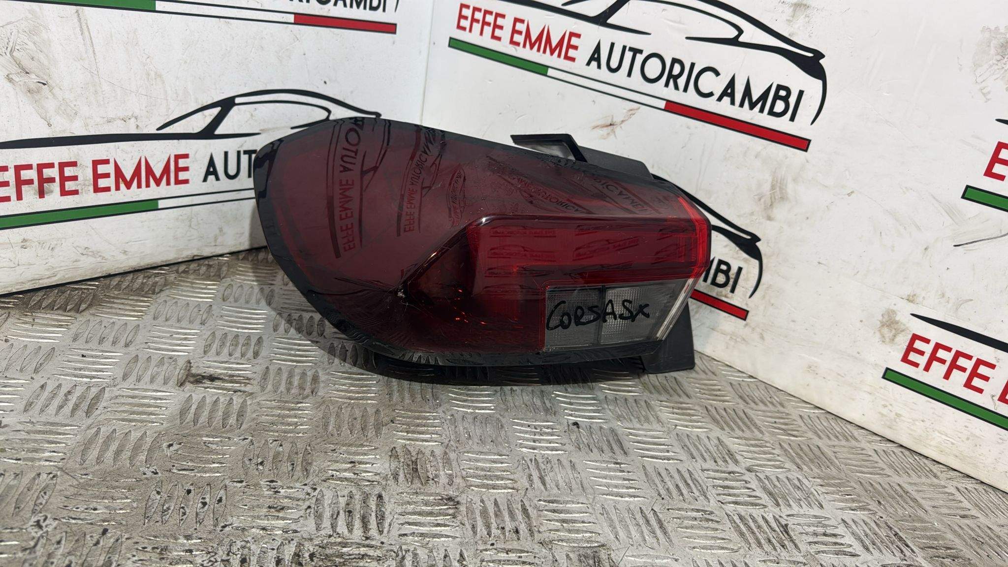 STOP ESTERNO SINISTRO SX OPEL CORSA F