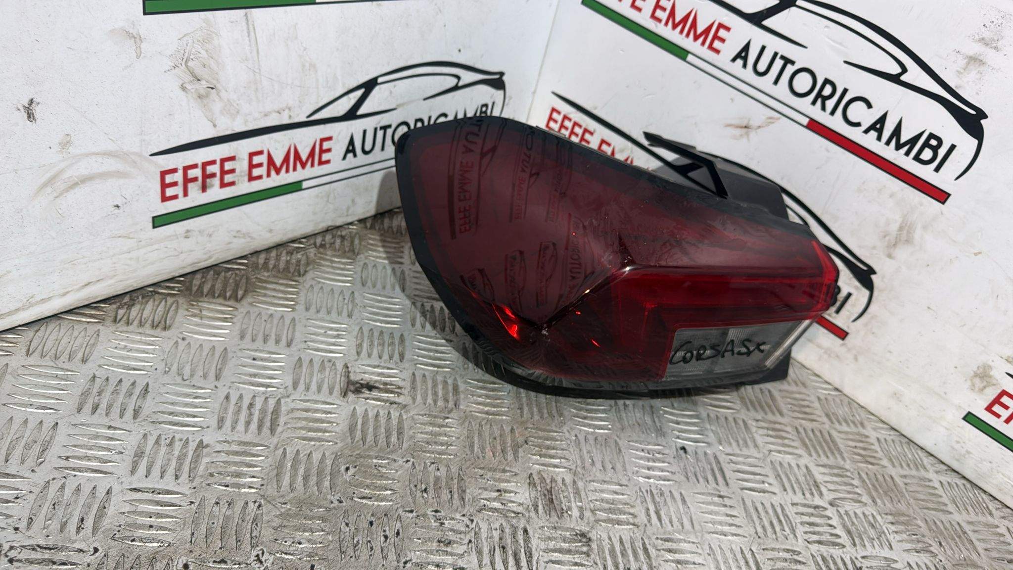 STOP ESTERNO SINISTRO SX OPEL CORSA F
