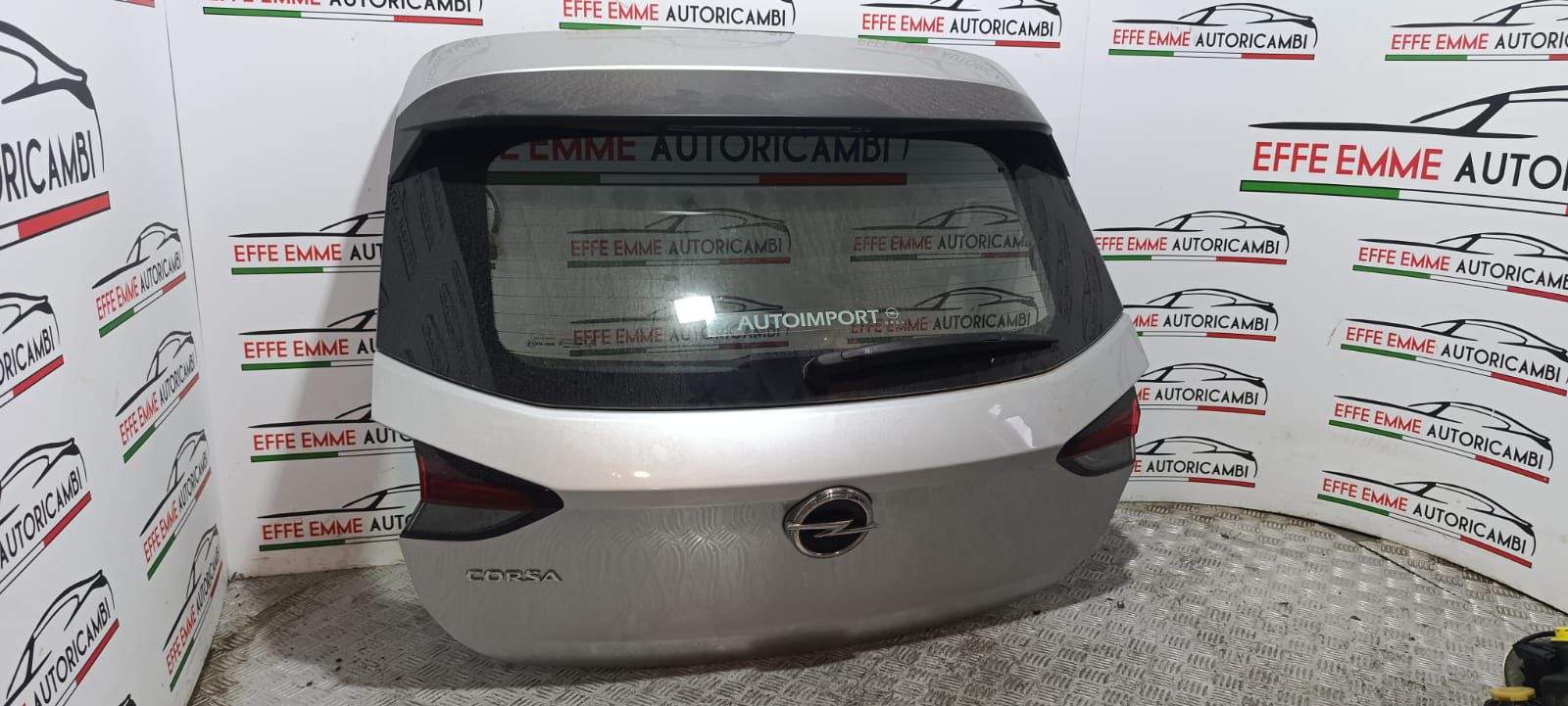 PORTELLONE POSTERIORE OPEL CORSA F 1.5 HDI SIGLA YH01 COLORE GRIGIO