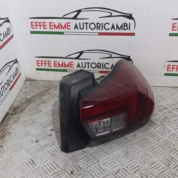 STOP ESTERNO DESTRO CORSA F 1.5 HDI SIGLA YH01