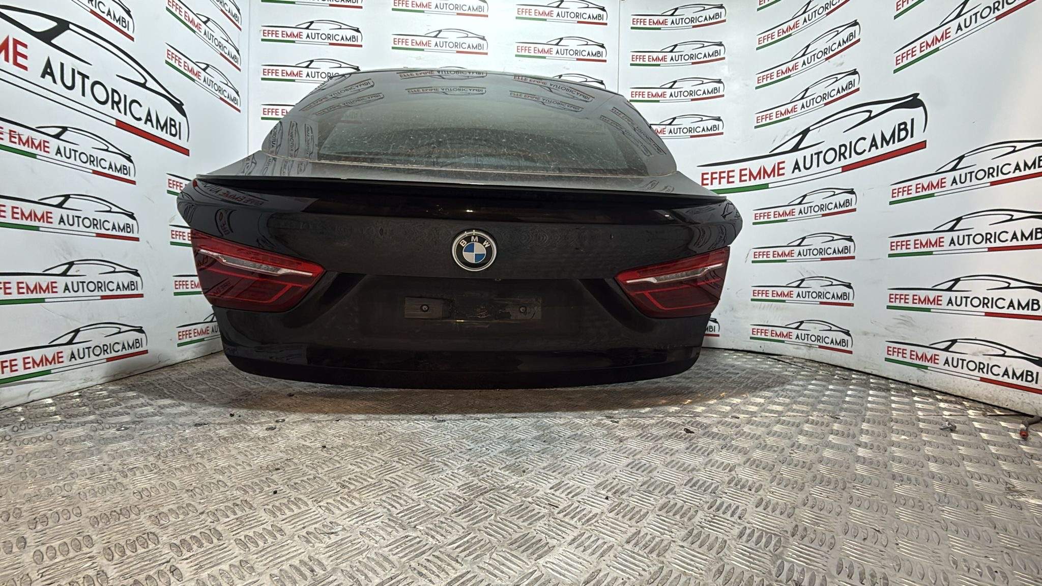 PORTELLONE BMW X6 2019 F16 COLORE NERO COMPLETO DI STOP E SPOILER