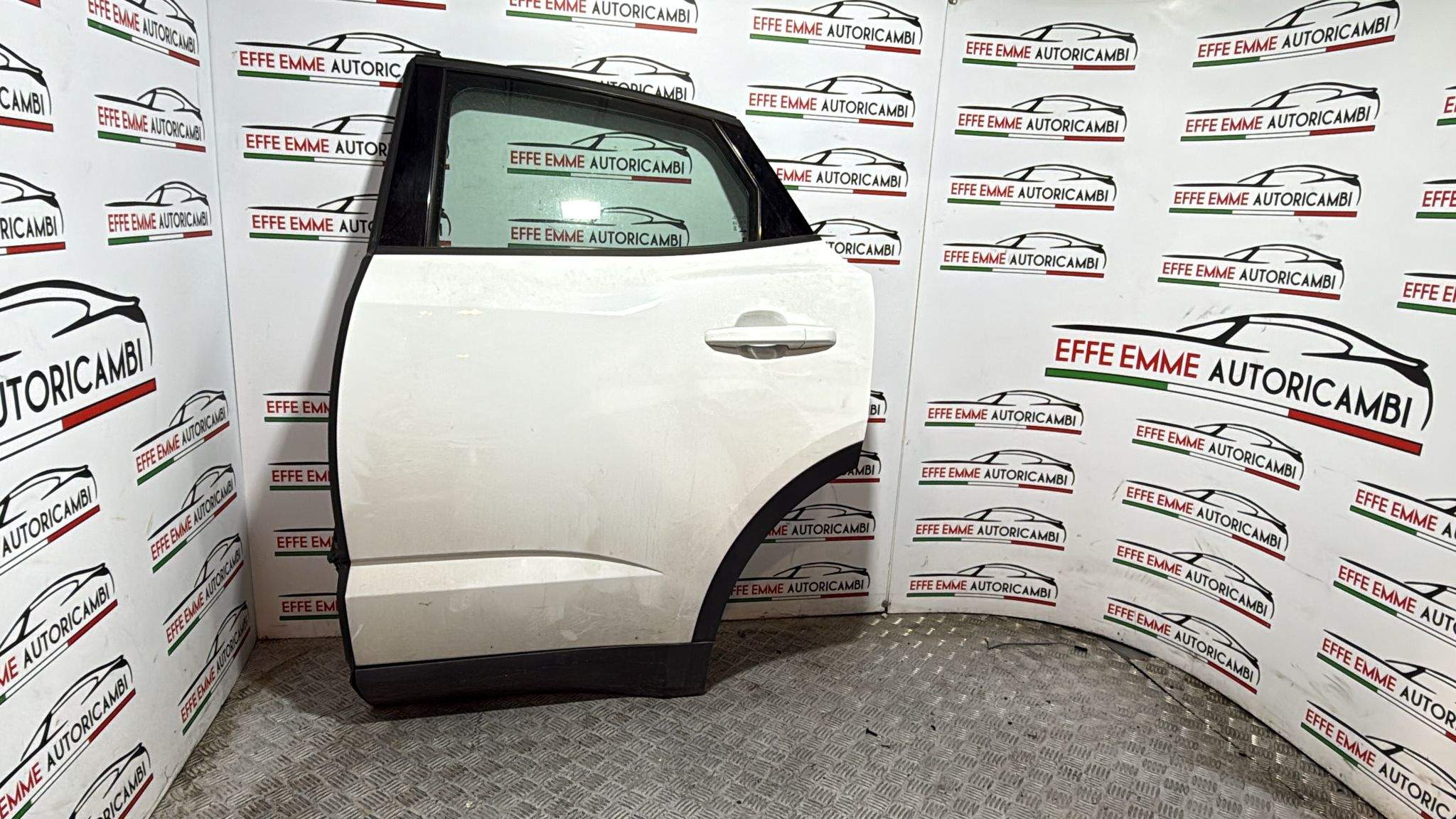 PORTA PORTIERA SPORTELLO JAGUAR E-PACE EPACE POSTERIORE SX SINISTRO COMPLETO DI VETRO ALZAVETRO SERRATURA MANIGLIA COLORE BIANCO