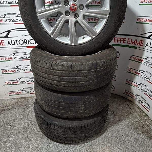 CERCHI E GOMME JAGUAR 235 60 18 DOT 12/23 8JX18 h45