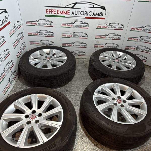 CERCHI E GOMME JAGUAR 235 60 18 DOT 12/23 8JX18 h45