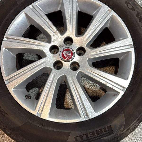 CERCHI E GOMME JAGUAR 235 60 18 DOT 12/23 8JX18 h45