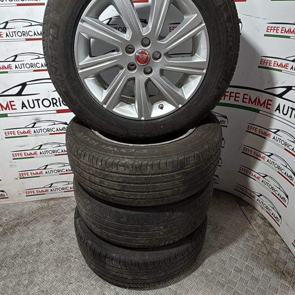 CERCHI E GOMME JAGUAR 235 60 18 DOT 12/23 8JX18 h45