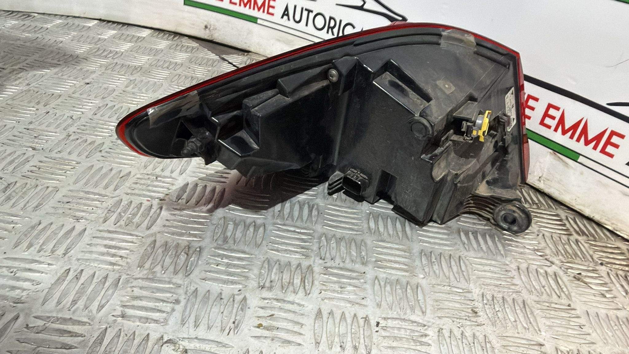 STOP ESTERNO DESTRO DX BMW F40