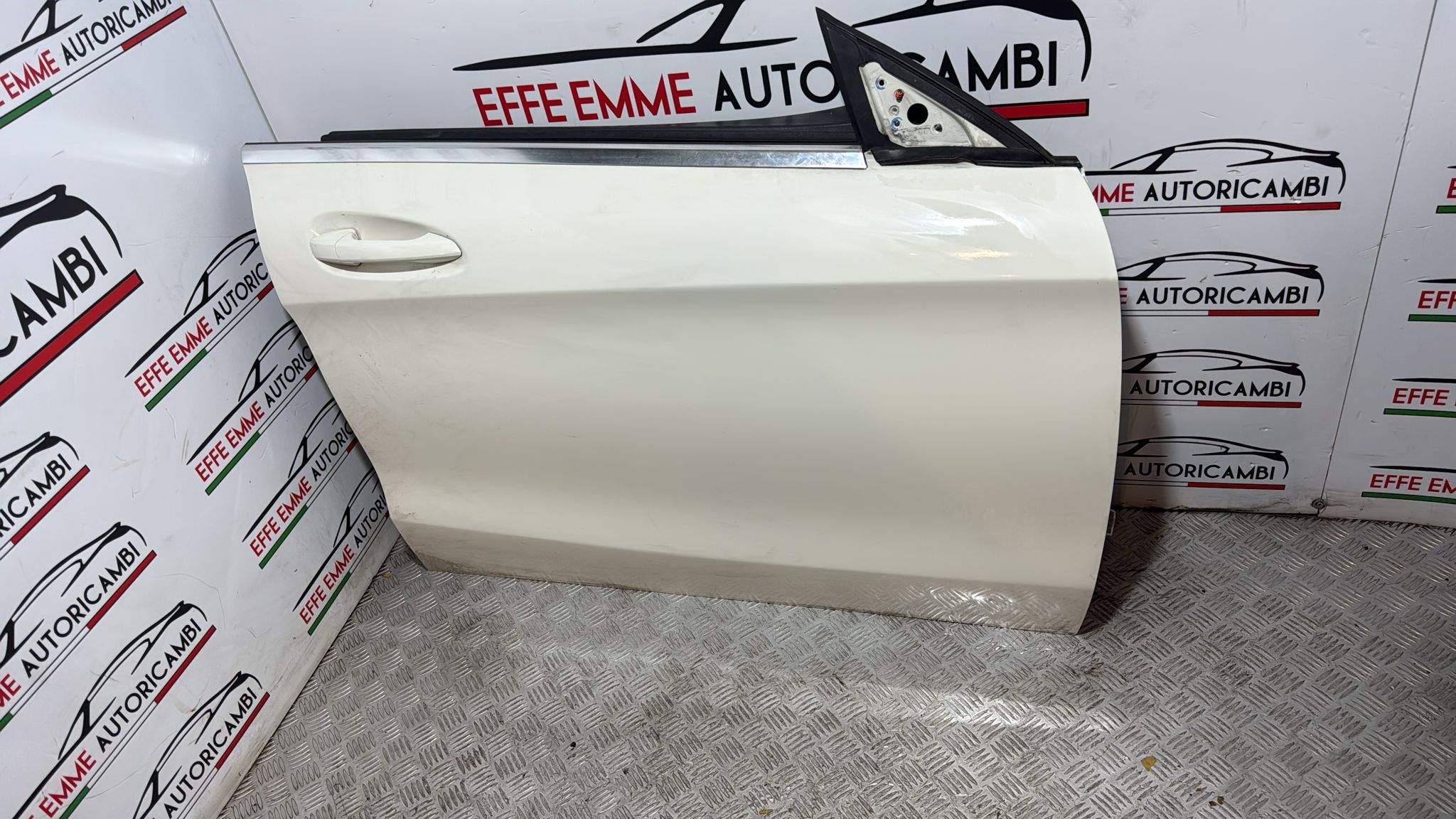 PORTA PORTIERA SPORTELLO ANTERIORE DESTRA DX MERCEDES CLA W117 COLORE BIANCO