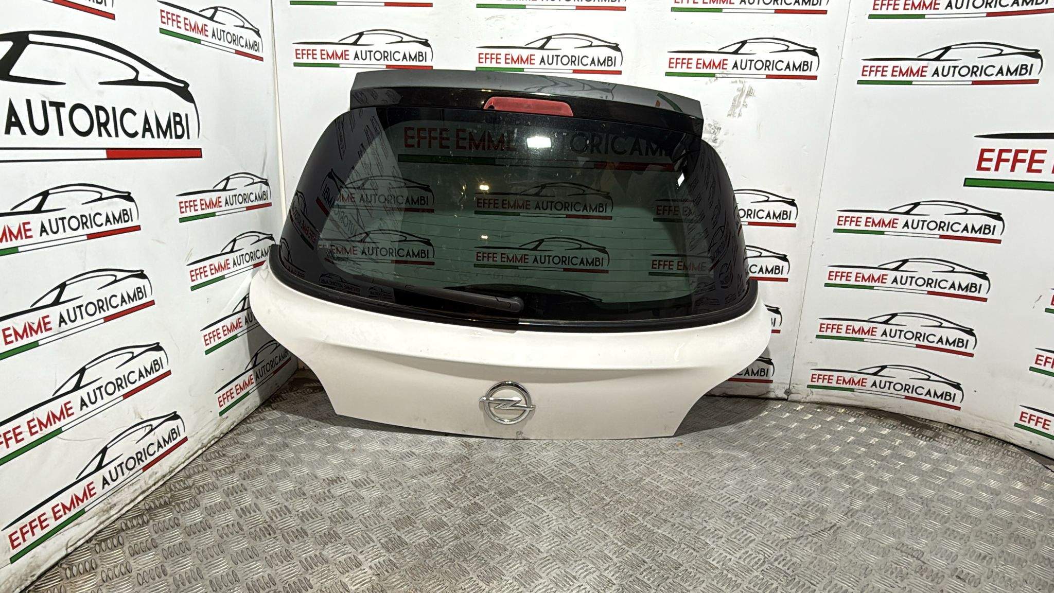 PORTELLONE POSTERIORE OPEL ADAM COLORE BIANCO NERO VETRO FUMÈ