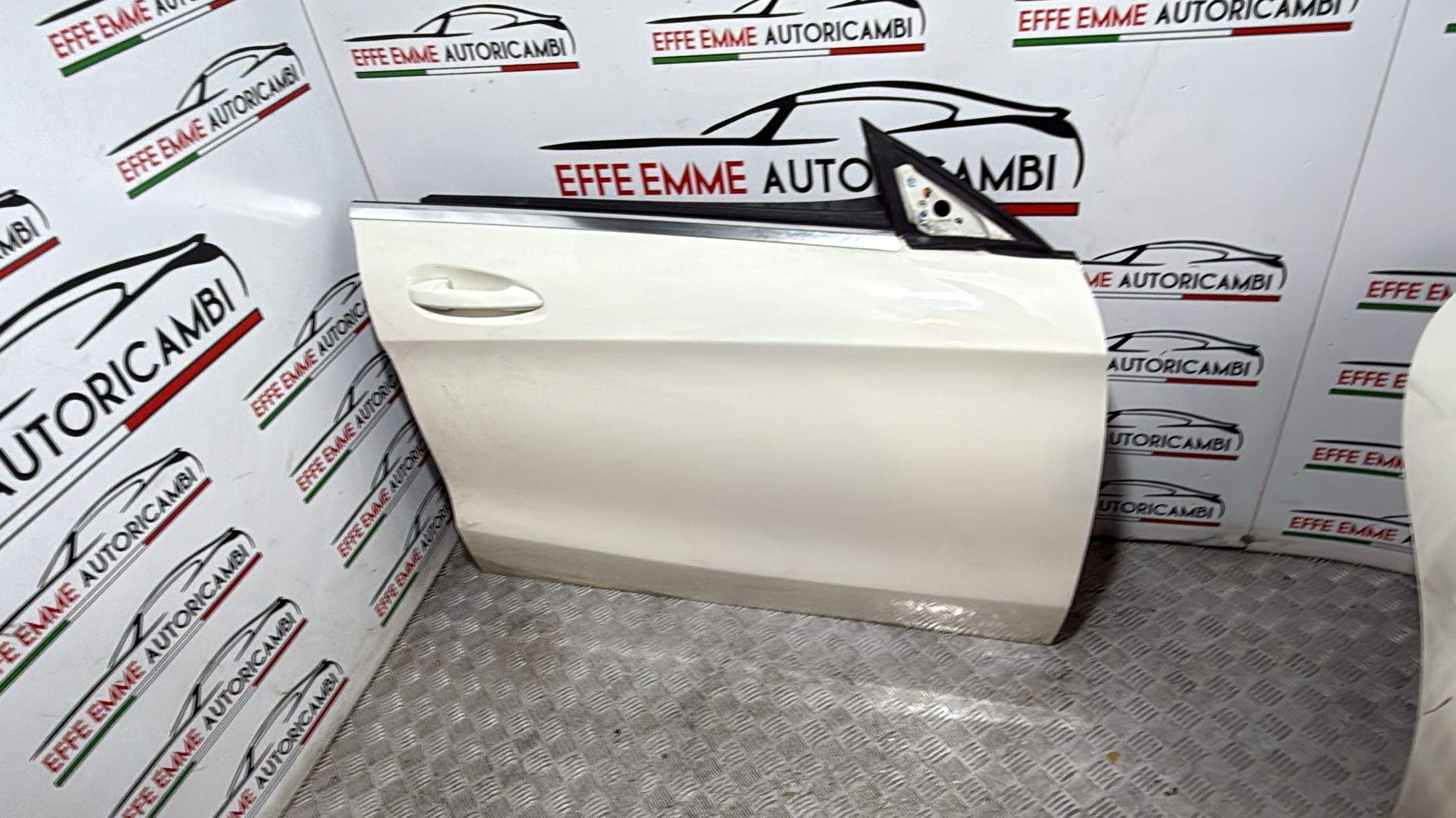 PORTA PORTIERA SPORTELLO ANTERIORE DESTRA DX MERCEDES CLA W117 COLORE BIANCO