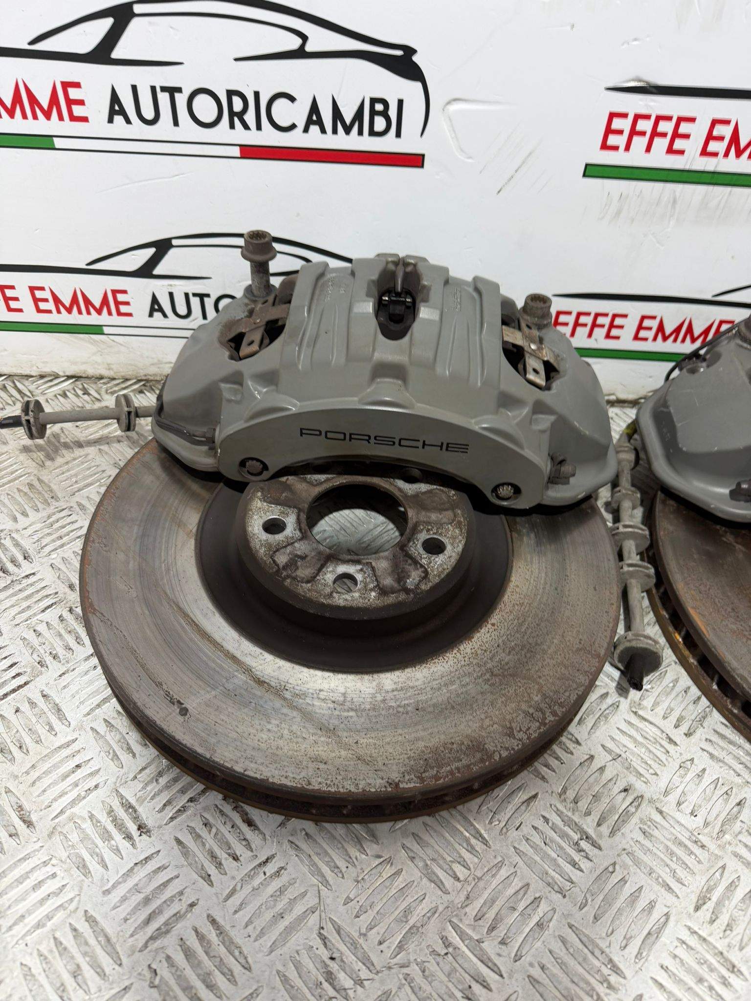 IMPIANTO FRENANTE ORIGINALE PORSCHE VOLKSWAGEN AUDI COMPLETO E PARI AL NUOVO CON PINZE 6 POMPANTI BREMBO