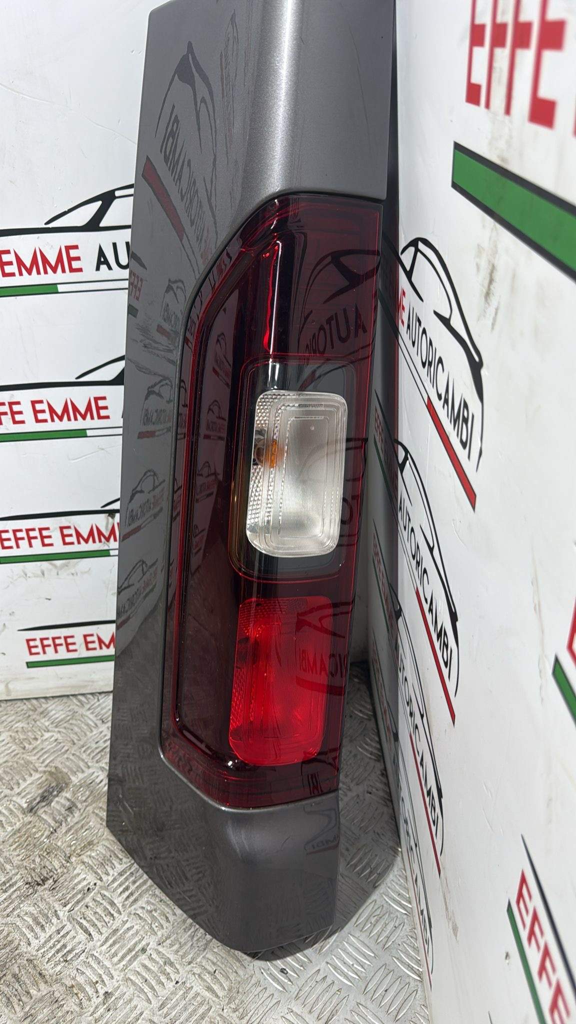 STOP SX RENAULT TRAFIC OPEL VIVARO 4 SERIE