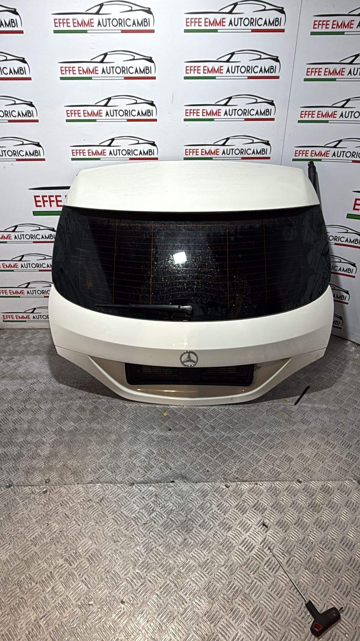 PORTELLONE MERCEDES CLA W117 SPORTBACK COLORE BIANCO