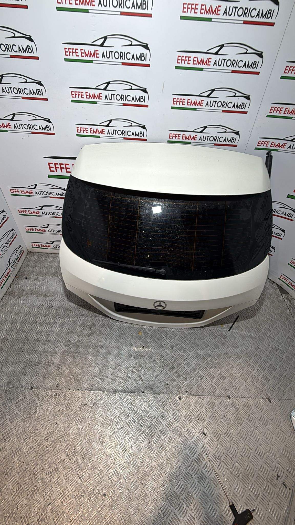 PORTELLONE MERCEDES CLA W117 SPORTBACK COLORE BIANCO