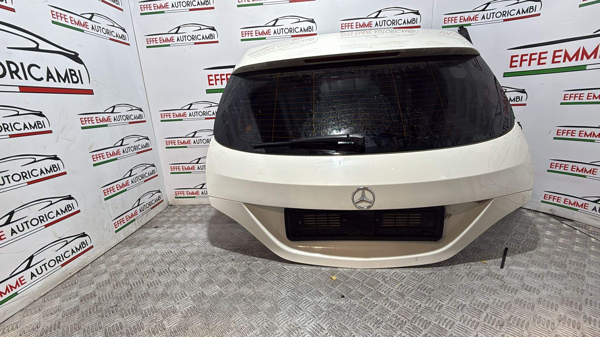 PORTELLONE MERCEDES CLA W117 SPORTBACK COLORE BIANCO