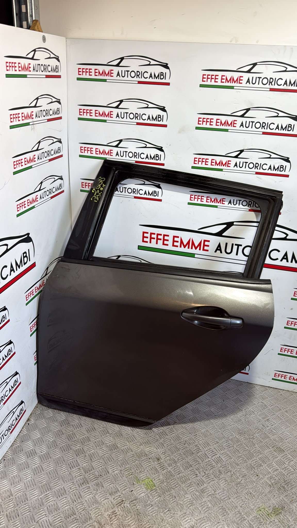 PORTA PORTIERA SPORTELLO PEUGEOT 2008 POSTERIORE SINISTRA SX anno 2015 colore antracite