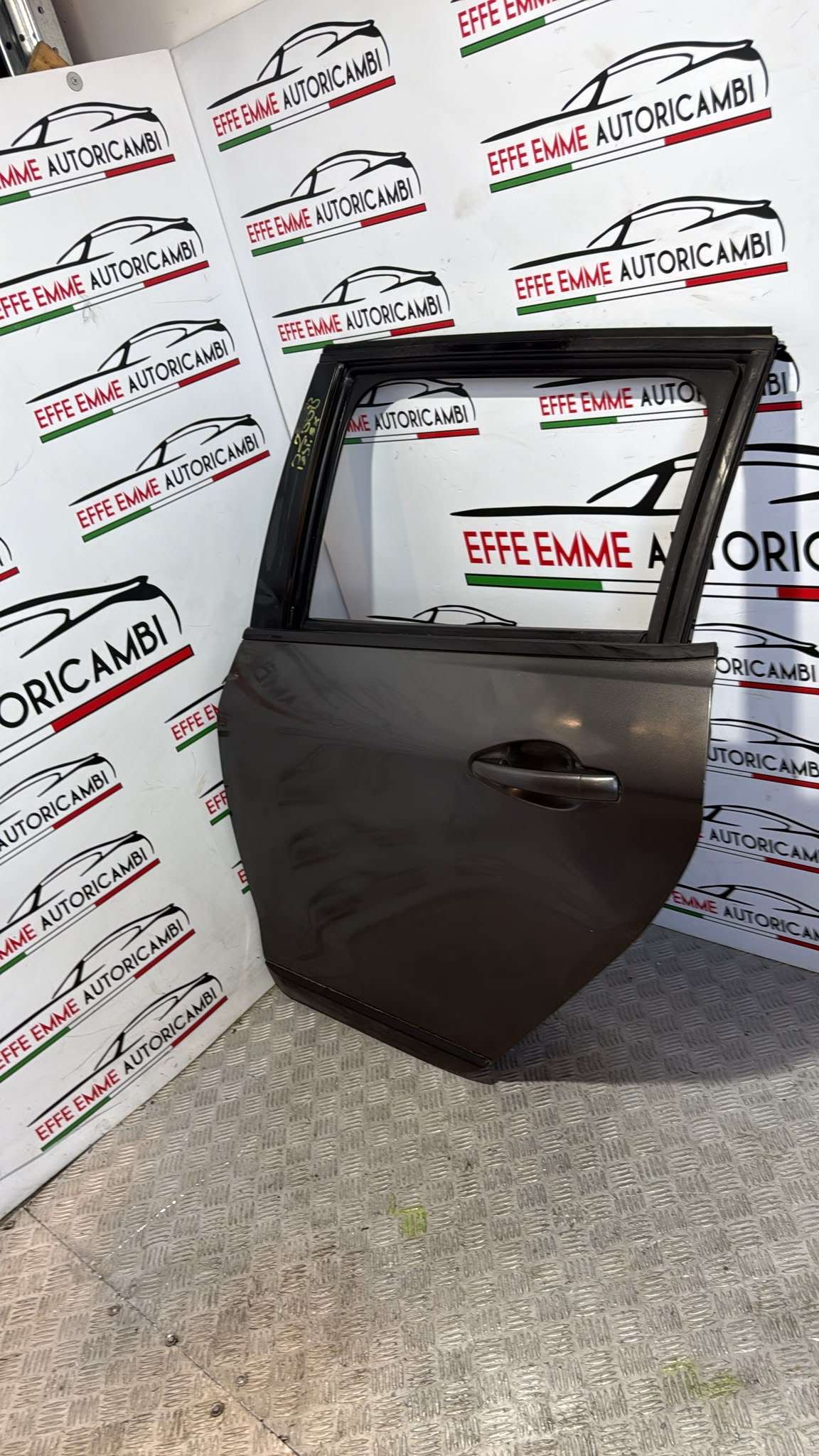 PORTA PORTIERA SPORTELLO PEUGEOT 2008 POSTERIORE SINISTRA SX anno 2015 colore antracite