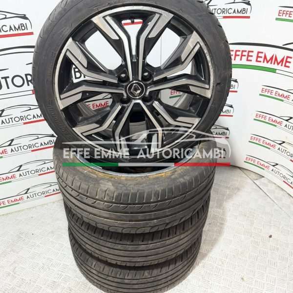 CERCHI IN LEGA RENAULT CLIO 5 serie 4 FORI MISURA 205 45 17 7.0Jx17 dot 27/25 MARCA CONTINENTAL ECOCONTACT 6