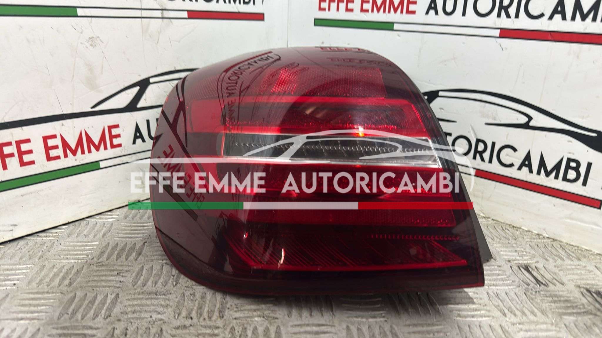 STOP ESTERNO SINISTRO SX MERCEDES GLA X156