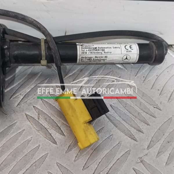 Pretenzionatore cofano anteriore GLA X156 la coppia
