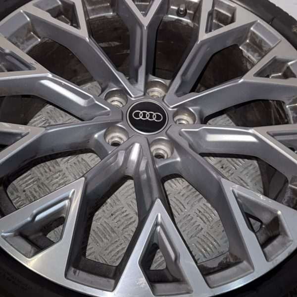 1 PZ CERCHIO IN LEGA CON GOMMA AUDI RS3  ANTERIORE 1 gomma misura 265/30/19