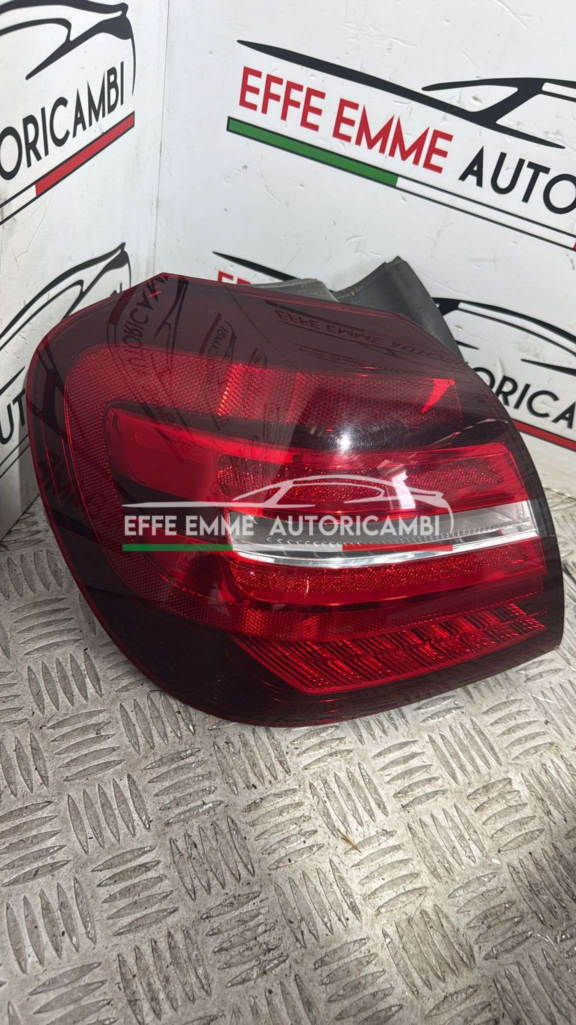 STOP ESTERNO SINISTRO SX MERCEDES GLA X156
