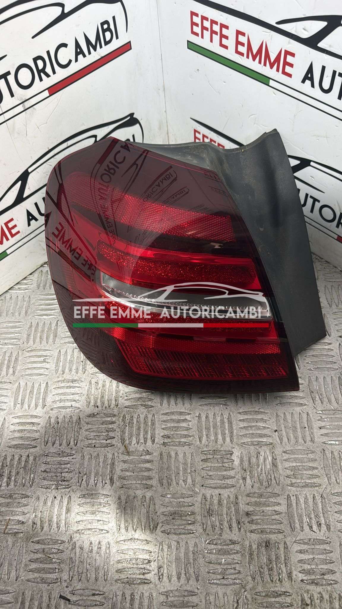 STOP ESTERNO SINISTRO SX MERCEDES GLA X156
