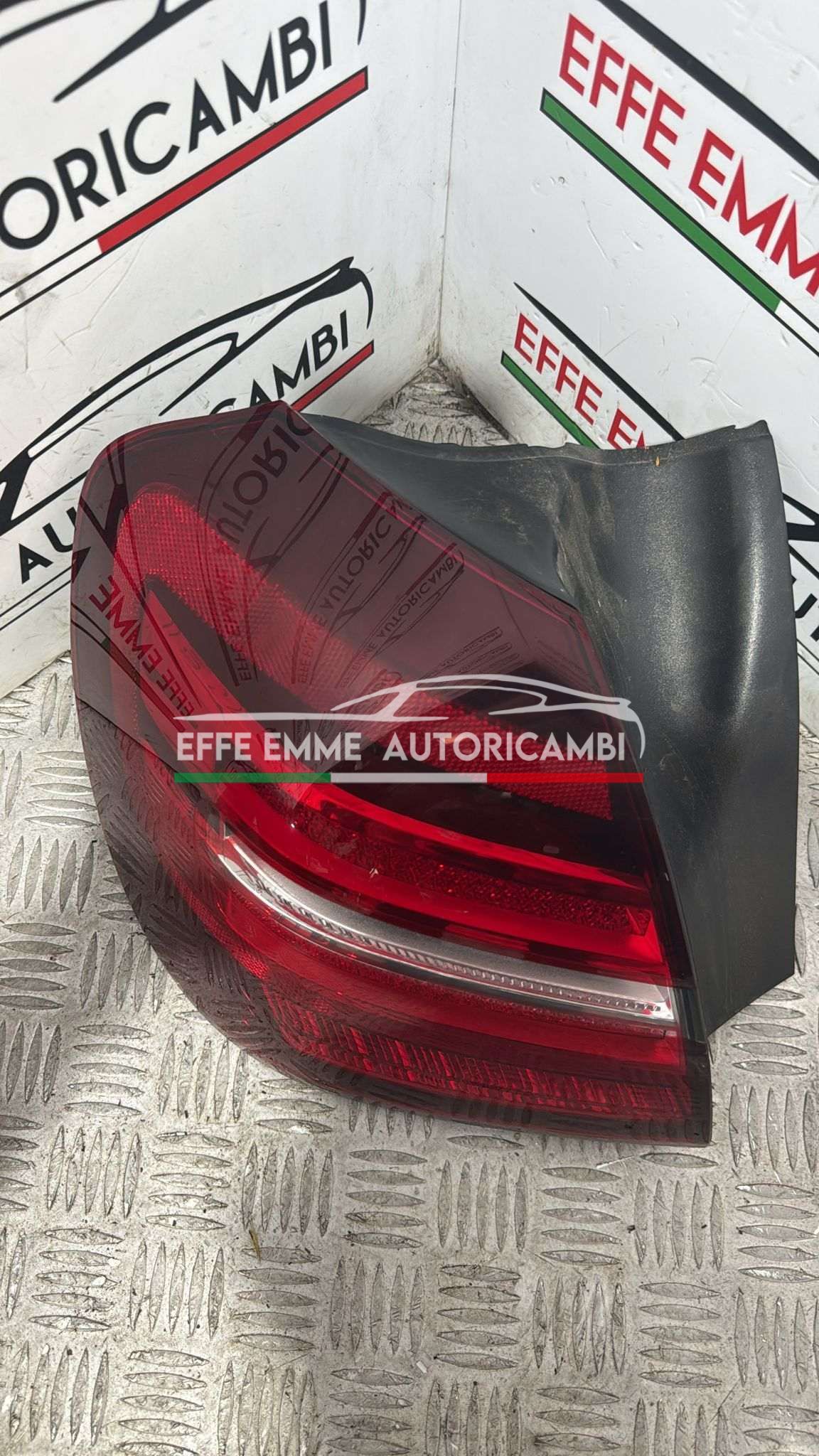STOP ESTERNO SINISTRO SX MERCEDES GLA X156