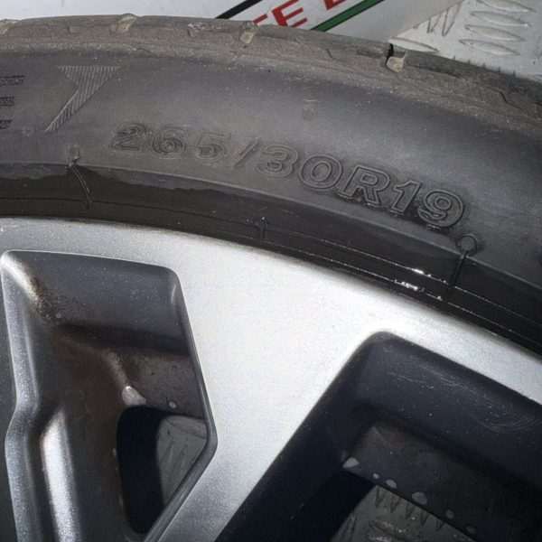 1 PZ CERCHIO IN LEGA CON GOMMA AUDI RS3  ANTERIORE 1 gomma misura 265/30/19