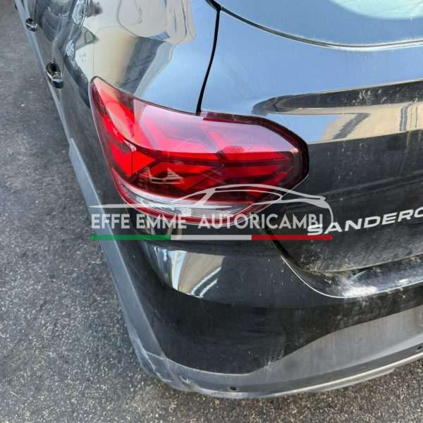 STOP ESTERNO SINISTRO SX  DACIA SANDERO STEPWAY 2024