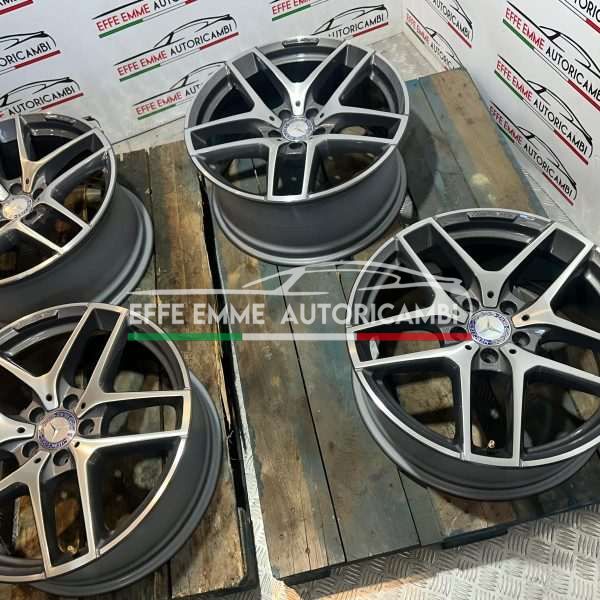 CERCHI MERCEDES 19” ORIGINALI AMG MISURE COME DA FOTO CON CANALE DIFFERENZIATO PARI AL NUOVO CON SENSORI DI PRESSIONE ERANO MONTATI SU GLC