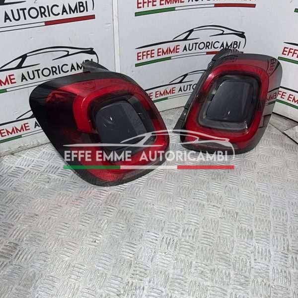 COPPIA STOP FANALI FIAT 500 X RESTYLING PLASTICA CENTRALE COLORE ANTRACITE